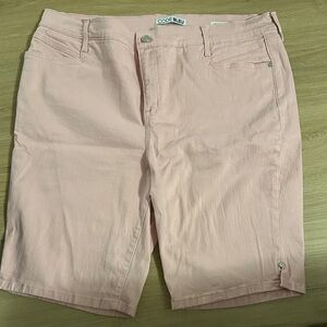 NWOT Code Bleu Light Pink Stretch Bermuda Shorts